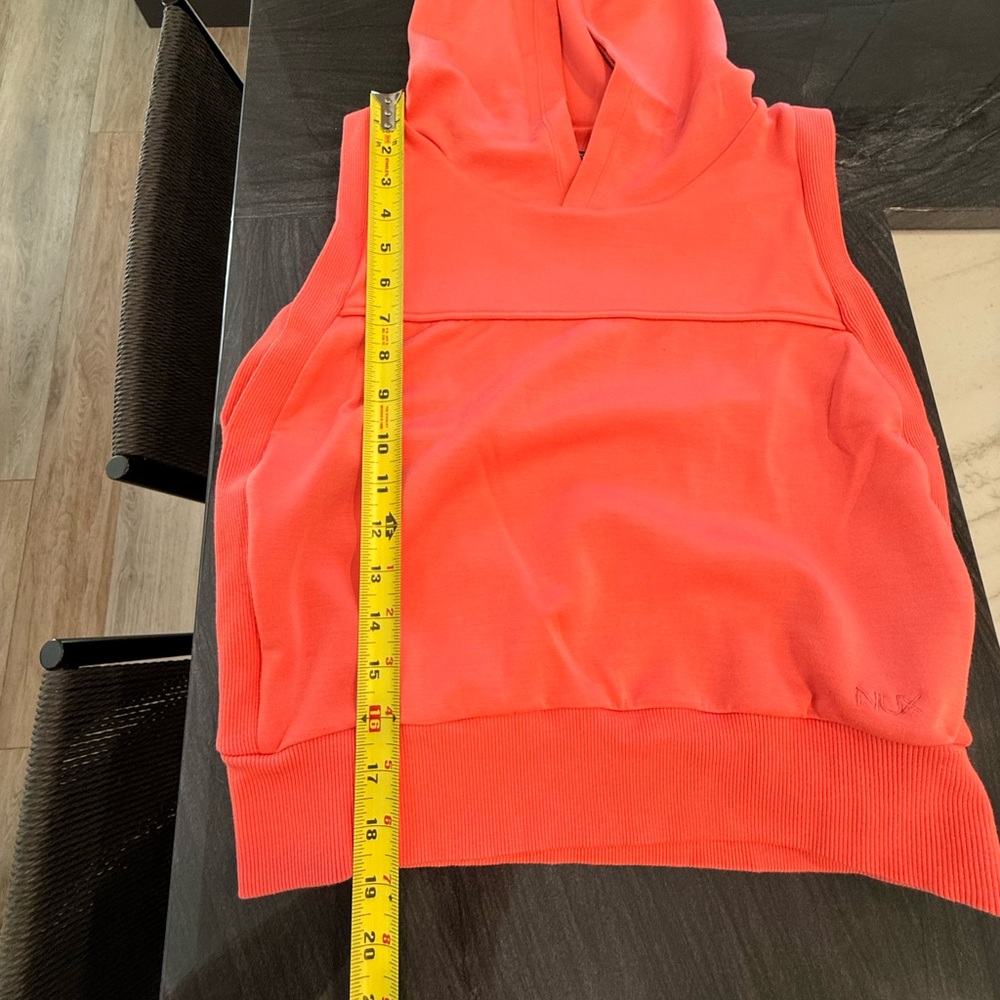 NUX Coral Hooded Crop Top & Drawstring Track Pants Set - Picture 4 of 16